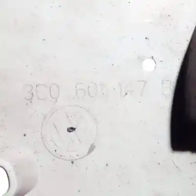 Автозапчасти б/у колпачки ​​ступицы за volkswagen passat variant (3c5) 1.9 tdi ссылки oem iam 3c0601147b  