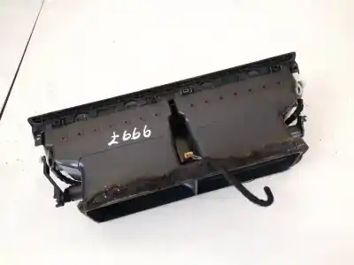 Автозапчасти б/у аэрационная решетка за audi a4 b6 (8e2) 2.5 tdi quattro ссылки oem iam 8e0820951h  