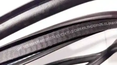 Peça sobressalente para automóvel em segunda mão junta vedante da porta por bmw 3 (e30) m3 2.3 referências oem iam 13260045  