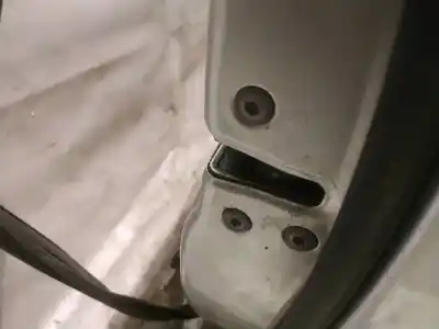 Peça sobressalente para automóvel em segunda mão fechadura da porta dianteira direita por toyota corolla verso (r1) 2.2 d-4d sol referências oem iam 