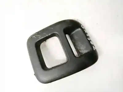 Peça sobressalente para automóvel em segunda mão plásticos por peugeot 308 1.6 16v hdi referências oem iam 4407182