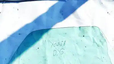 Peça sobressalente para automóvel em segunda mão vidro traseiro direito por bmw 3 (e30) m3 2.3 referências oem iam   