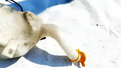 Second-hand car spare part windscreen washer bottle for bmw 3 (e30) m3 2.3 oem iam references 564686137  