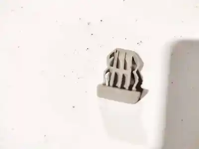 Peça sobressalente para automóvel em segunda mão plásticos por renault laguna iii 2.0 dci diesel cat referências oem iam 