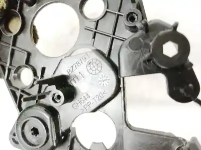 Pezzo di ricambio per auto di seconda mano plastica per opel crossland x 1.2 riferimenti oem iam   