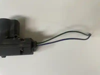 Peça sobressalente para automóvel em segunda mão fechadura do mala por opel combo 1.7 16v dti cat (y 17 dt / lr6) referências oem iam   