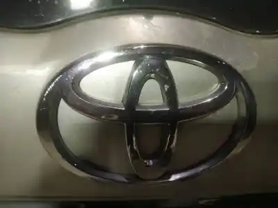 Peça sobressalente para automóvel em segunda mão emblema por toyota corolla verso (r1) 2.2 d-4d sol referências oem iam 