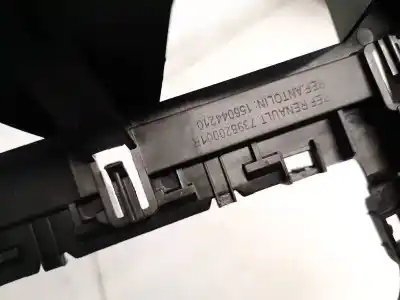 Pezzo di ricambio per auto di seconda mano plastiche per renault megane 1.5 dci k9k j8 riferimenti oem iam 739820001r  156044210