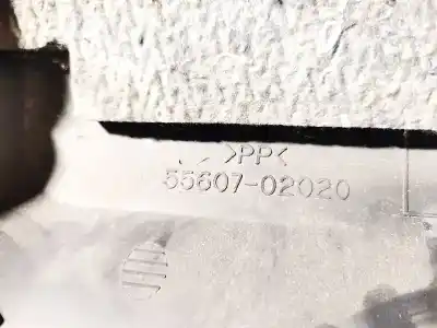 Pezzo di ricambio per auto di seconda mano plastica per toyota corolla (e12) 2.0 d-4d sol berlina riferimenti oem iam 5560702020  