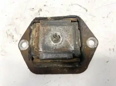 Second-hand car spare part engine support for porsche 968 descapotable 3.0 oem iam references 538320  