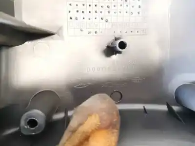 Pezzo di ricambio per auto di seconda mano plastica per nissan note (e11e) 1.4 cat riferimenti oem iam 484709u000  