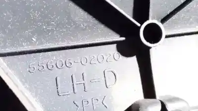 Pezzo di ricambio per auto di seconda mano plastica per toyota corolla (e12) 2.0 d-4d sol berlina riferimenti oem iam 5560602020  55606-02020