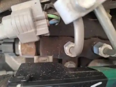 Peça sobressalente para automóvel em segunda mão régua / rampa de injetores por skoda octavia ii combi (1z5) 1.6 tdi 4x4 referências oem iam 