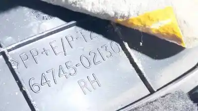 Pezzo di ricambio per auto di seconda mano plastica per toyota corolla (e12) 2.0 d-4d sol berlina riferimenti oem iam 6474502130  64745-02130