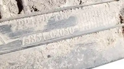 Pezzo di ricambio per auto di seconda mano plastica per toyota corolla (e12) 2.0 d-4d sol berlina riferimenti oem iam 7585102050  75851-02050