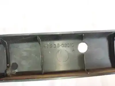 Pezzo di ricambio per auto di seconda mano plastica per toyota corolla (e12) 2.0 d-4d sol berlina riferimenti oem iam 6793802010  