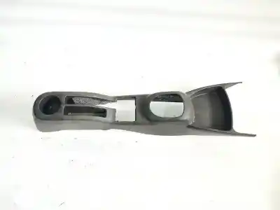 Peça sobressalente para automóvel em segunda mão plásticos por skoda octavia ii combi (1z5) 1.6 tdi 4x4 referências oem iam 889100d010