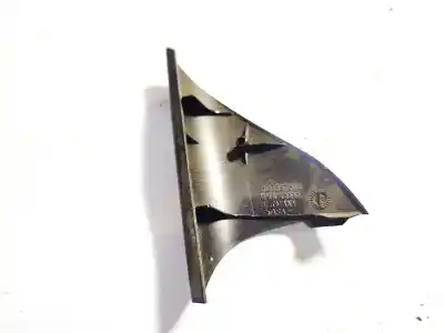Peça sobressalente para automóvel em segunda mão plásticos por audi a4 avant (b5) 2.4 referências oem iam 8d0857506