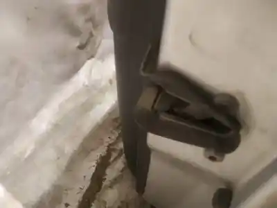 Peça sobressalente para automóvel em segunda mão fechadura da porta dianteira direita por audi 100 avant (c4) 2.5 tdi referências oem iam 