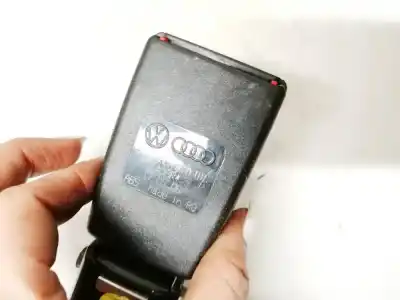 Автозапчастина б/у центральний задній гачок для audi q7 (4l) 4.2 fsi посилання на oem iam 4l0858491a  