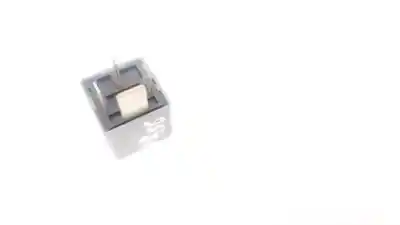 Second-hand car spare part relay for audi a6, c5 2001.08 - 2005.01 facelift 2.5 tdi 114kw 2001.08 - 2005.01 oem iam references 8d0951253  