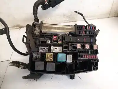 Peça sobressalente para automóvel em segunda mão caixa de fusíveis e relés por skoda octavia ii combi (1z5) 1.6 tdi 4x4 referências oem iam 