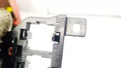 Peça sobressalente para automóvel em segunda mão caixa de fusíveis e relés por audi a4 avant (b5) 2.4 referências oem iam 8d0937503e  
