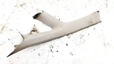 Peça sobressalente para automóvel em segunda mão plásticos por skoda octavia ii combi (1z5) 1.6 tdi 4x4 referências oem iam 6222002050