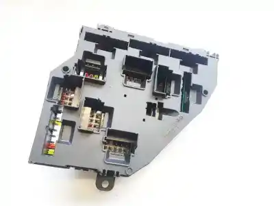 Second-hand car spare part fuse box unit for bmw 5-series, f07/f10 /f11 2010.03 - 2016.12 2.0 d 135kw 2010.03 --> oem iam references 926492301  9264923-01, 0-1670498-1d Second-hand car spare part fuse box unit for bmw 5-series, f07/f10 /f11 2010.03 - 2016.12 2.0 d 135kw 2010.03 --> oem iam references 926492301  9264923-01, 0-1670498-1d