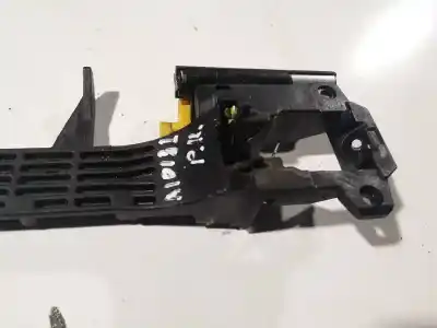 Автозапчастина б/у ліва передня зовнішня ручка для opel astra h caravan 1.7 16v cdti посилання на oem iam   