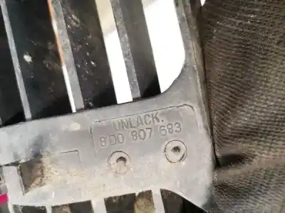 Автозапчасти б/у центральная решетка бампера за audi a4 avant (b5) 1.9 tdi ссылки oem iam 8d0807683  