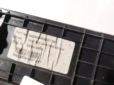 Pezzo di ricambio per auto di seconda mano plastiche per opel corsa a fastback (s83) 1.2 i (f08, m08, f68, m68) riferimenti oem iam 64252smge011m1  