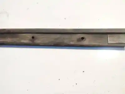 Pezzo di ricambio per auto di seconda mano plastica per nissan note (e11e) 1.6 16v cat riferimenti oem iam 768439u01jd  