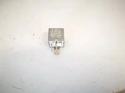 Tweedehands auto-onderdeel relais voor volkswagen passat variant (315) 1.8 oem iam-referenties 171906383