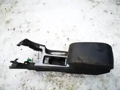 Автозапчастина б/у центральний подлокник для nissan bluebird hatchback (t72, t12) 1.6 посилання на oem iam cs71a045a20b