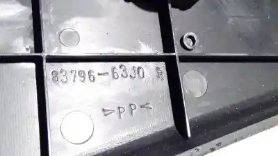 Pezzo di ricambio per auto di seconda mano plastiche per opel corsa a fastback (s83) 1.3 (f08, m08, f68, m68) riferimenti oem iam 8379663j0  83796-63j0