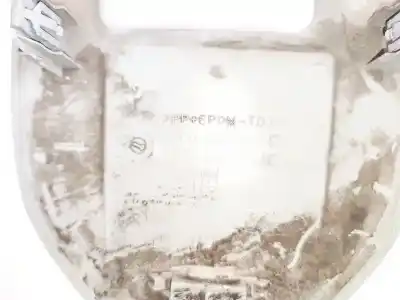 İkinci el araba yedek parçası plasti̇kler için nissan bluebird hatchback (t72, t12) 1.6 oem iam referansları am51r61304ac  am51-r61304ac, am51-u61304ac