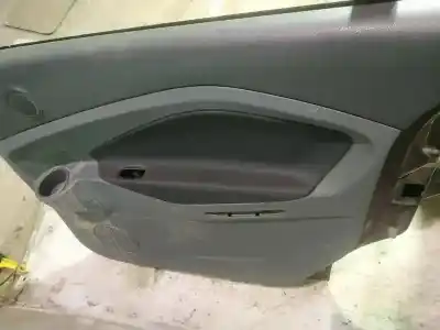 Автозапчастина б/у обликка задніх правіх дверей для nissan bluebird hatchback (t72, t12) 1.6 посилання на oem iam   