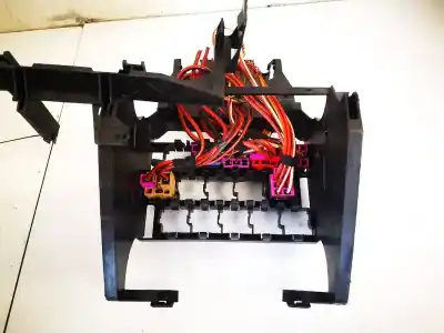 Second-hand car spare part fuse box unit for opel kadett e fastback (t85) 1.4 s (c08, c48, d08, d48) oem iam references 6r0907371  