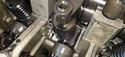 Gebrauchtes Autoersatzteil injektor zum skoda praktik (5j) 1.4 tdi oem-iam-referenzen 