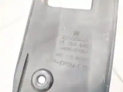Pezzo di ricambio per auto di seconda mano plastiche per opel corsa a fastback (s83) 1.3 (f08, m08, f68, m68) riferimenti oem iam 322225228  13164649