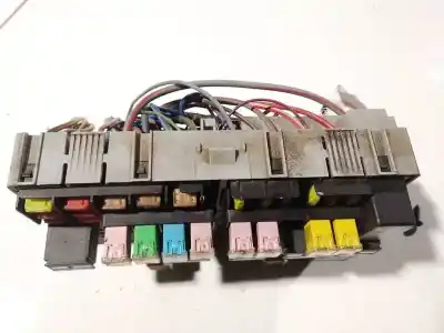 Second-hand car spare part fuse box unit for opel kadett e fastback (t85) 1.4 s (c08, c48, d08, d48) oem iam references   