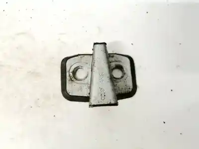 Recambio de automóvil de segunda mano de Traba-gancho de cierre de puerta - DELANTERO para AUDI A4 AVANT (B5) 1.8 referencias OEM IAM   