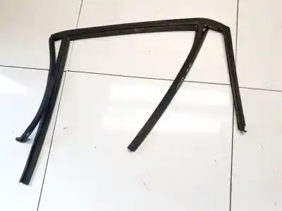 Recambio de automóvil de segunda mano de GOMAS CONTORNO PUERTA - TRASERO IZQUIERDO para BMW 1502-2002 (E10) 1802 referencias OEM IAM 51332990319  