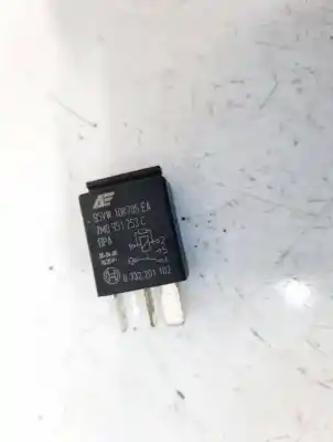 Second-hand car spare part relay for opel kadett e fastback (t85) 1.4 s (c08, c48, d08, d48) oem iam references 7m0951253c  95vw10k705ea