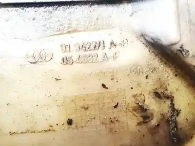 Автозапчастина б/у крішка двигуна для audi a4 b6 (8e2) 1.9 tdi quattro посилання на oem iam 0134271ad  054682a-f