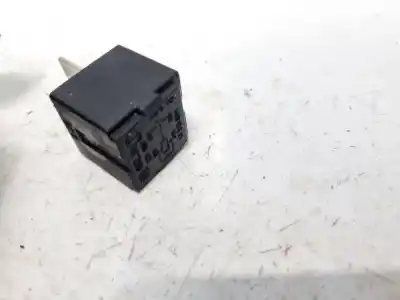 Second-hand car spare part relay for opel insignia a (g09) 2.0 cdti (68) oem iam references 13245094  