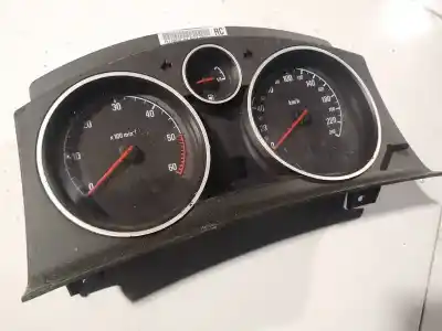 Pièce détachée automobile d'occasion Compteur De Vitesse Tableau De Bord pour OPEL ASTRA H (A04) 1.9 CDTI (L48) Références OEM IAM 13172012  SW4405