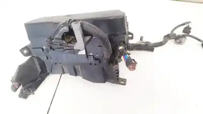 Peça sobressalente para automóvel em segunda mão caixa de fusíveis e relés por skoda octavia ii combi (1z5) 1.6 tdi 4x4 referências oem iam 8211105n90