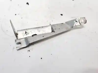 Peça sobressalente para automóvel em segunda mão plásticos por audi a4 avant (b5) 2.4 referências oem iam 8d9827579